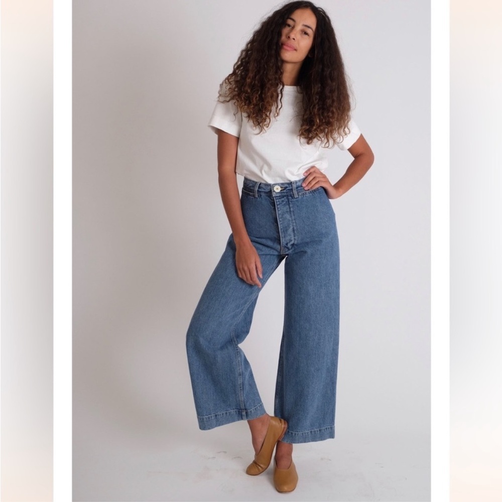 Stylish Denim Wide-Leg Jeans